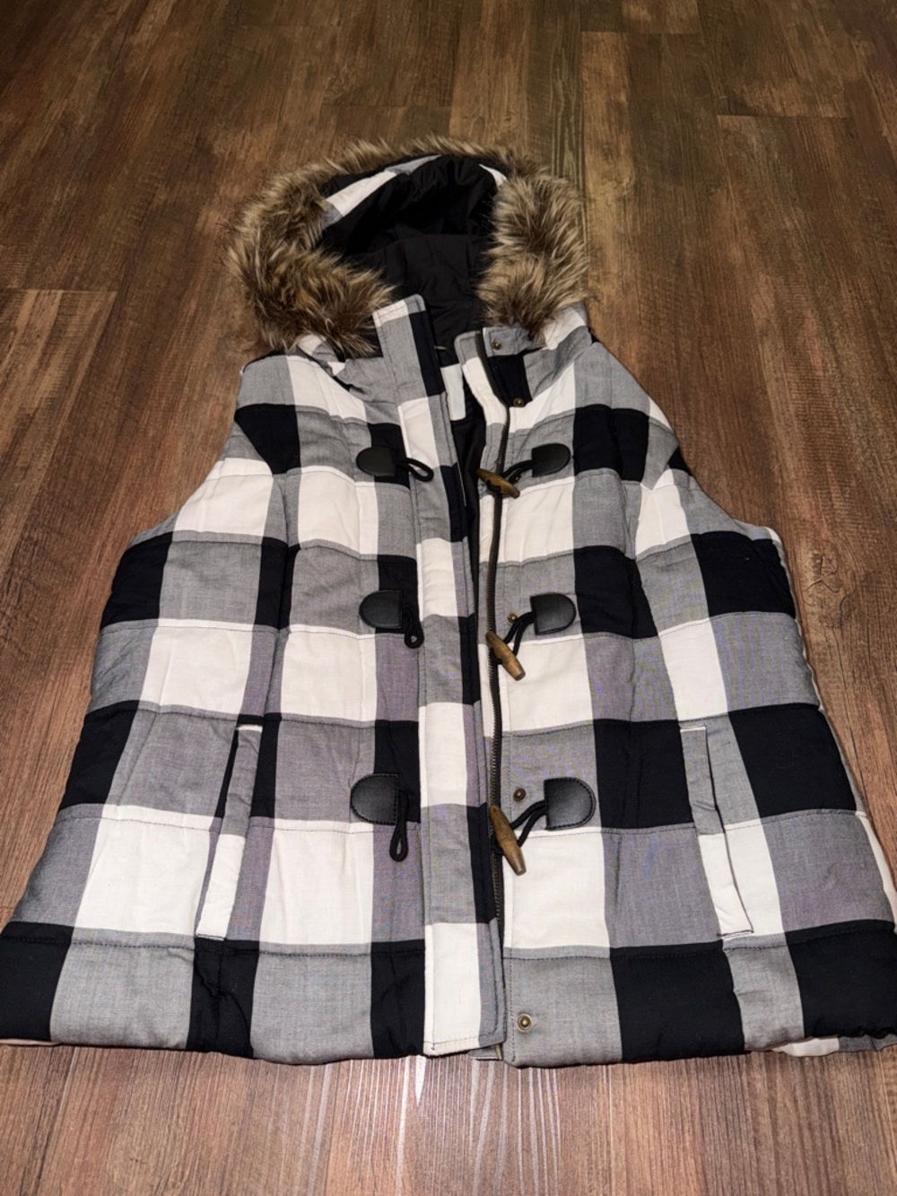 Maurices Buffalo Plaid Vest Faux Fur Hood Toggle Zip Closure Womens XL Winter